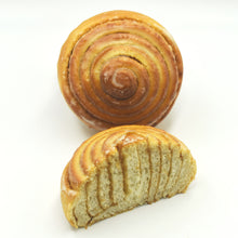 Load image into Gallery viewer, CINNAMON ROLL 🟢
